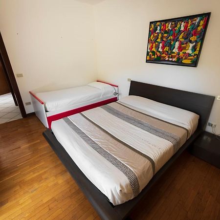 Garda Fantasy Terrazza Apartment Desenzano del Garda Luaran gambar
