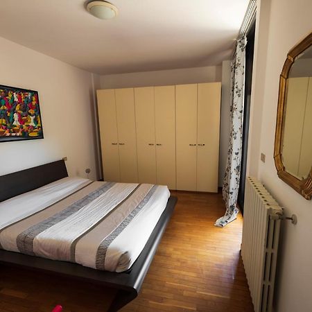 Garda Fantasy Terrazza Apartment Desenzano del Garda Luaran gambar