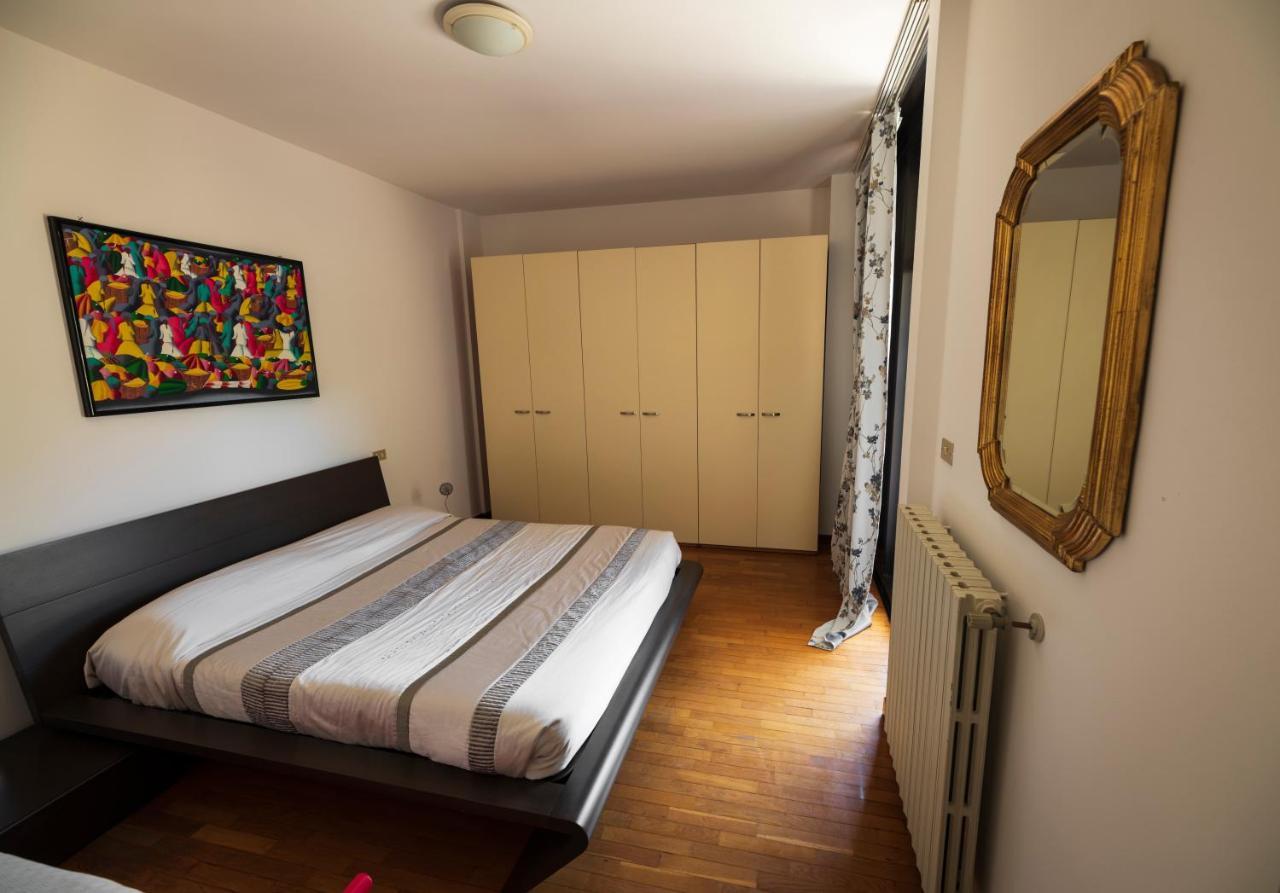 Garda Fantasy Terrazza Apartment Desenzano del Garda Luaran gambar